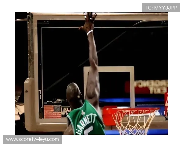 加内特防守强度再被热议:铁血压制全场 加内特防守强度再被热议:铁血压制全场