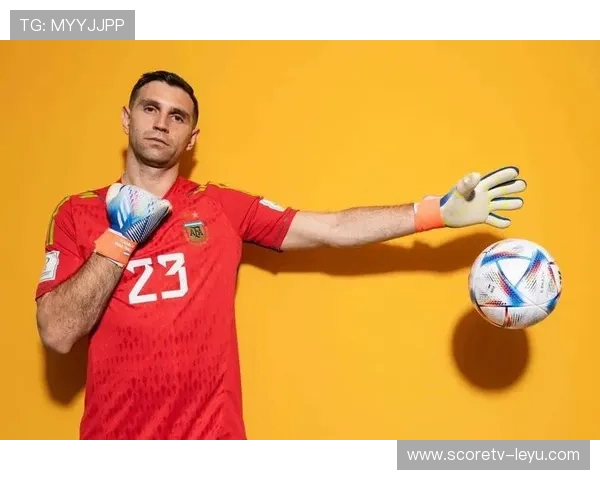 马丁内斯力挺阿斯顿维拉主力阵容,球队备战新赛季信心十足 马丁内斯力挺阿斯顿维拉主力阵容,球队备战新赛季信心十足